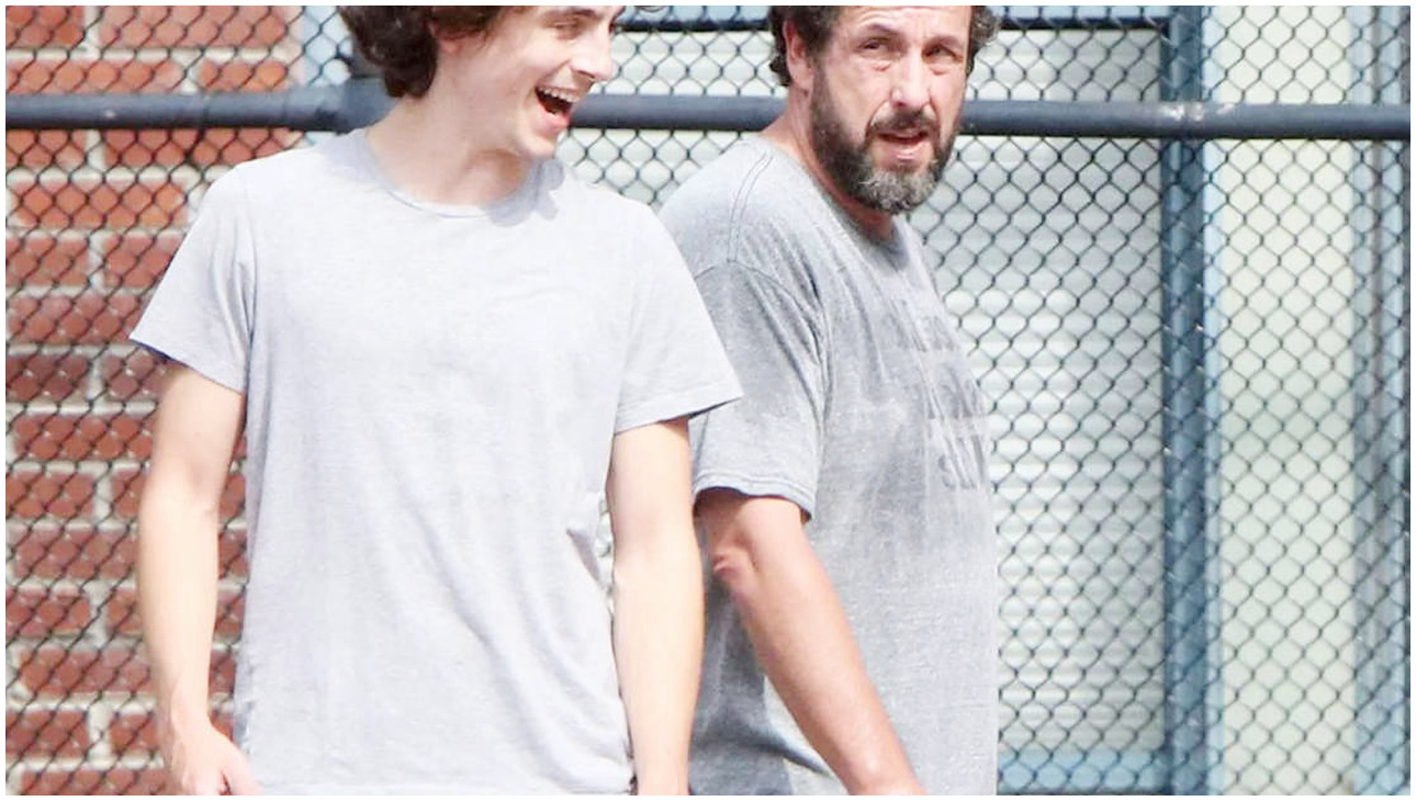 Timothée Chalamet e Adam Sandler si raccontano giocando a basket sul valore del talento attoriale