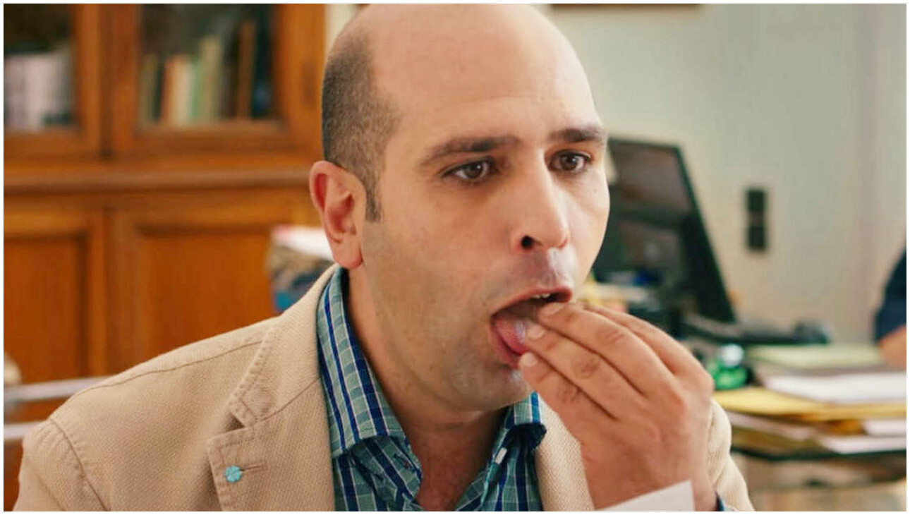 Buen Camino, il nuovo film di Checco Zalone, arriva al cinema da Natale con il primo poster.