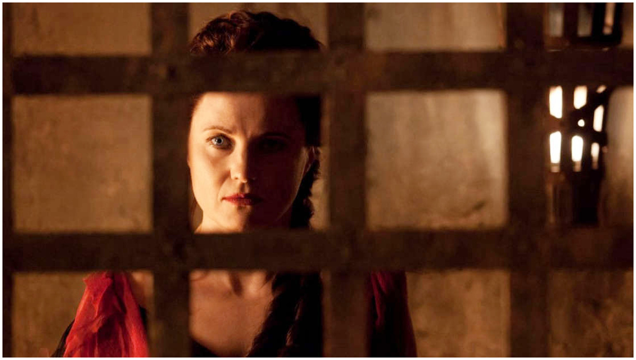 Spartacus: House of Ashur, Lucy Lawless torna con un bambino in braccio in una nuova clip