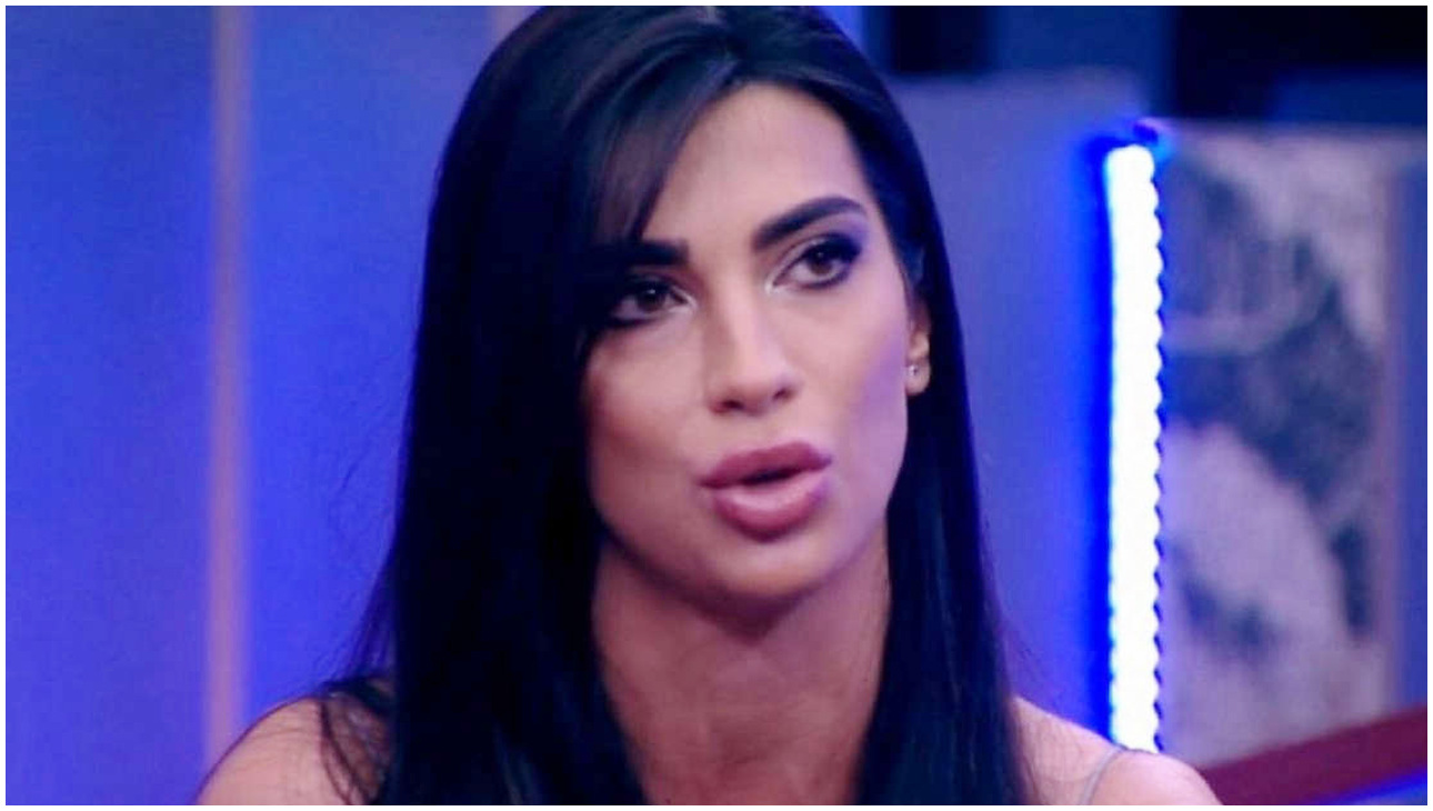 Grande Fratello, la sorella di Rasha annuncia: non resteremo in silenzio su Omer