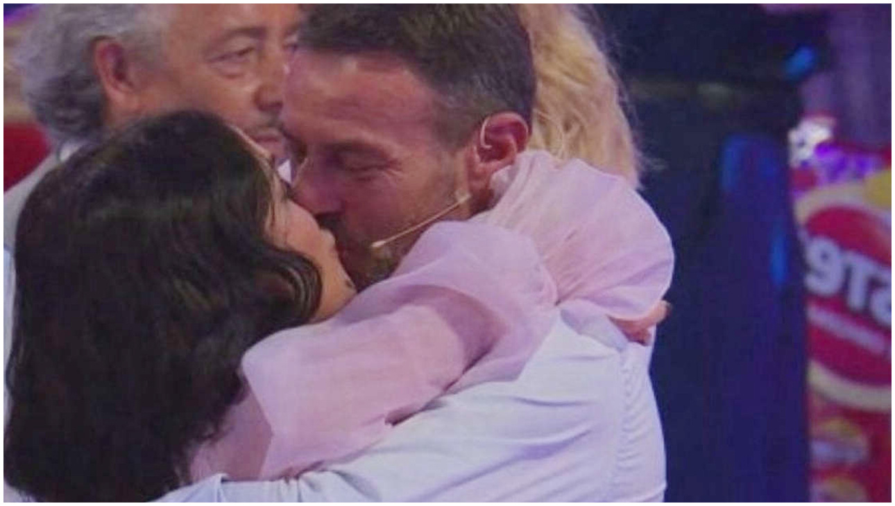 Uomini e Donne, Guido e Federica abbandonano lo studio mentre Tina e Gianni annunciano il ritorno