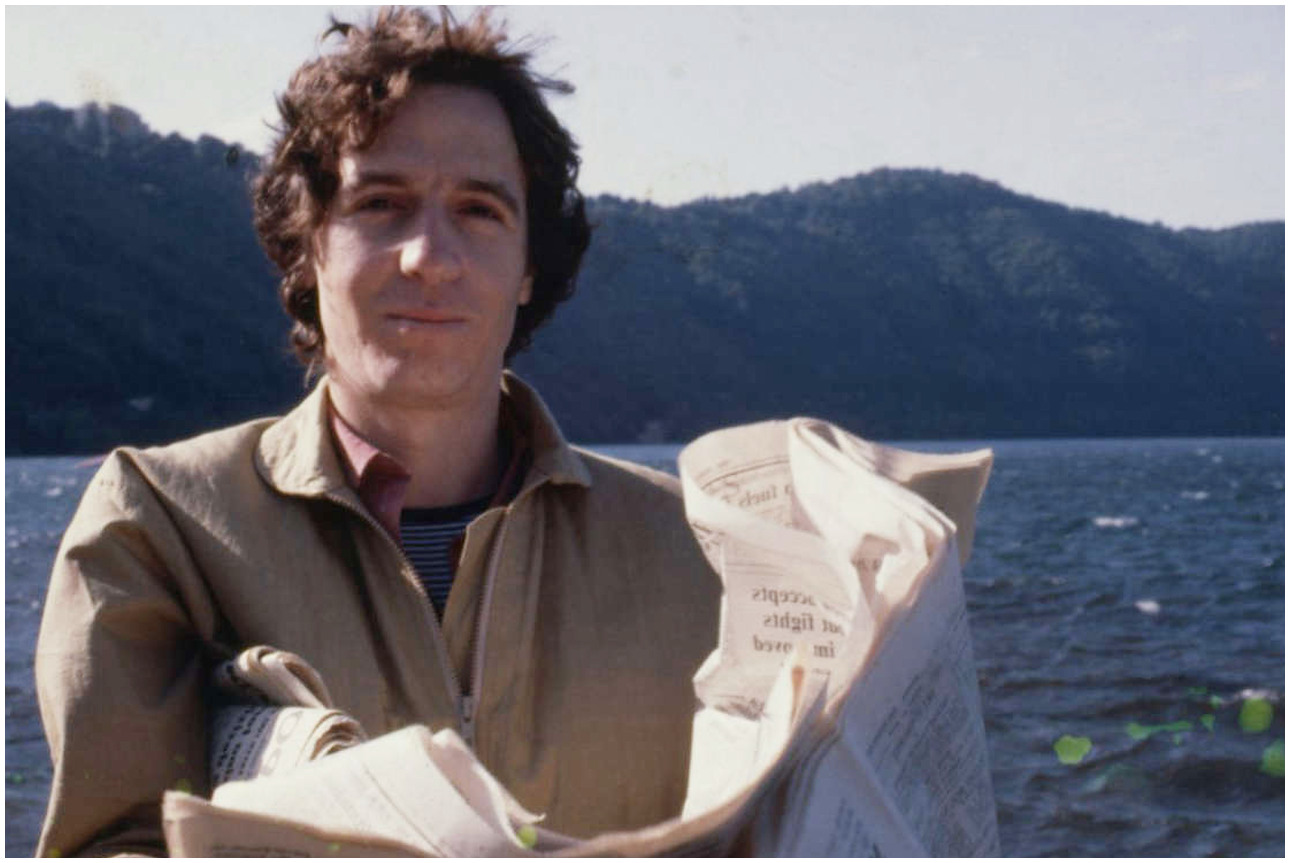 Rino Gaetano Sempre più blu, un documentario esplora la vita di un artista indimenticabile