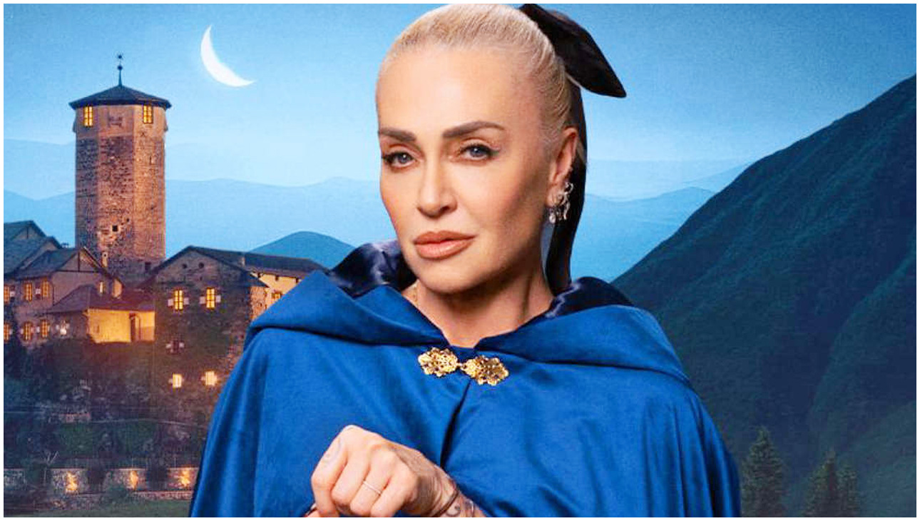 The Traitors Italia esplora il tema della lealtà con Paola Barale, Alessandro Orrei e Pierluca Mariti