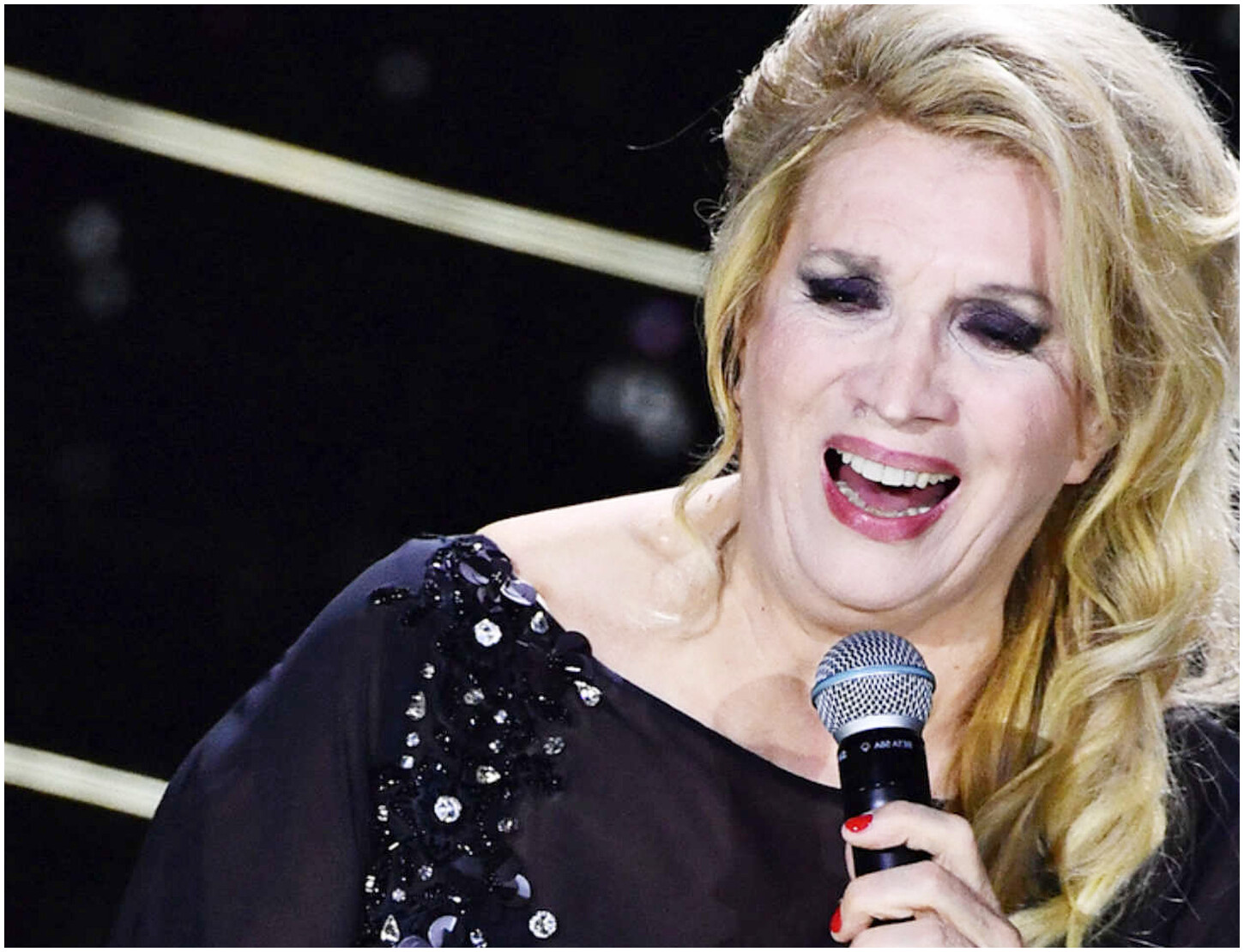 Iva Zanicchi parla della maculopatia e del rischio ereditario per la vista della figlia