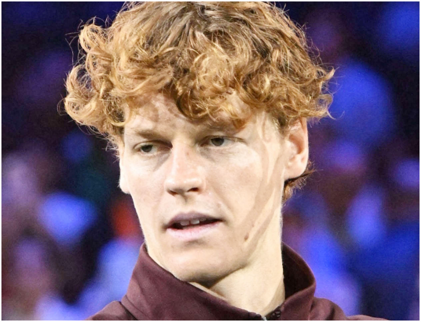 Jannik Sinner affronta un momento difficile tra la fine della collaborazione con Cahill e Laila Hasanovich