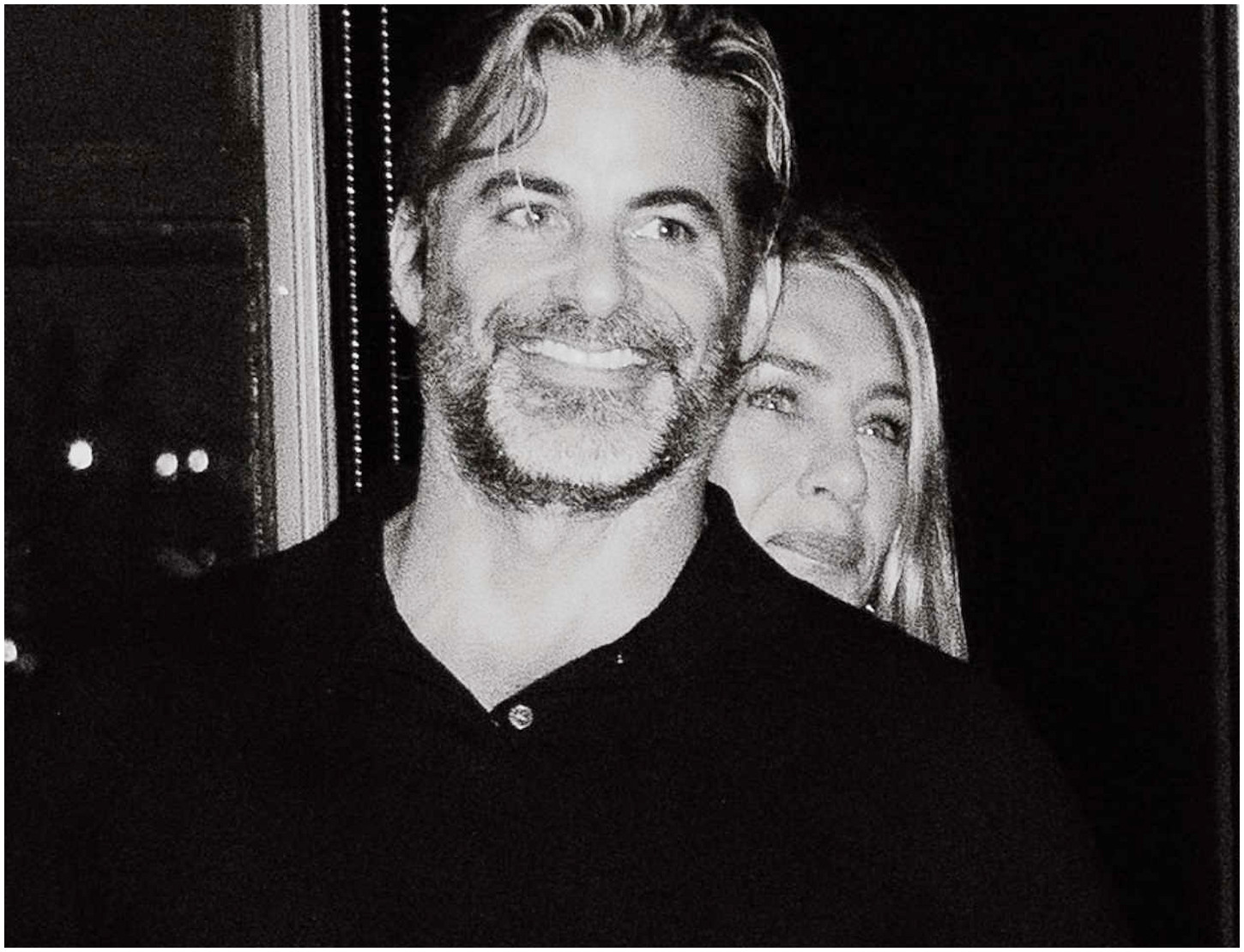 Jennifer Aniston e Jim Curtis ufficializzano la loro relazione: ecco la prima foto di coppia sui social