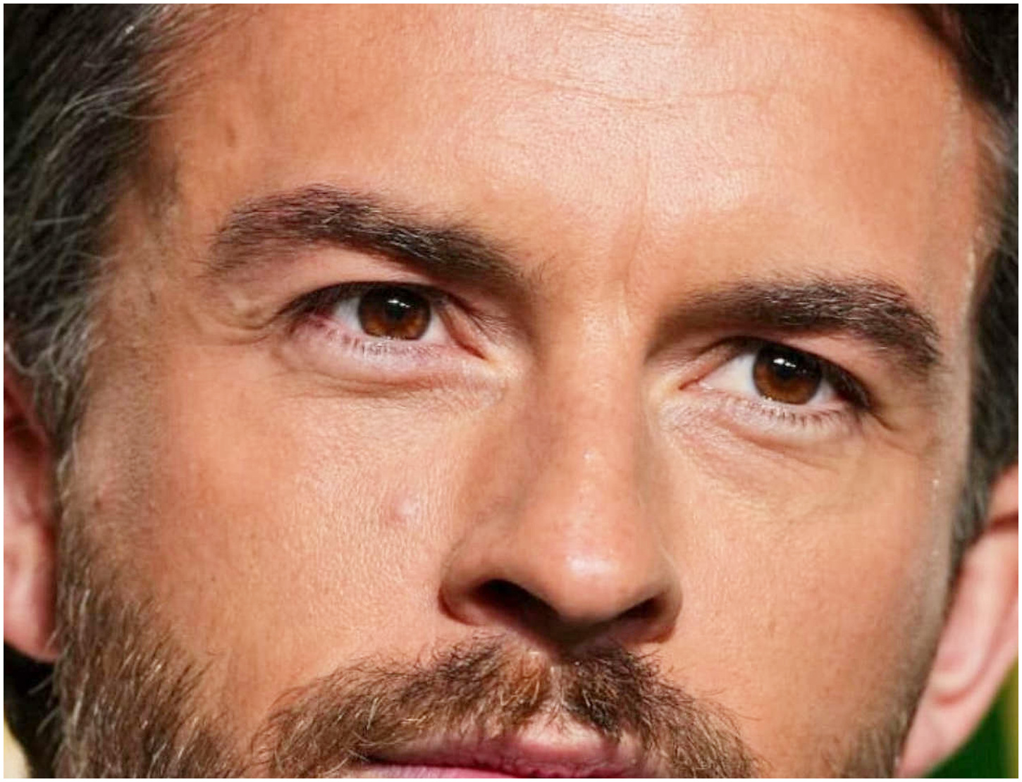 Jonathan Bailey su figli e vita da gay: la libertà senza un orologio biologico da seguire