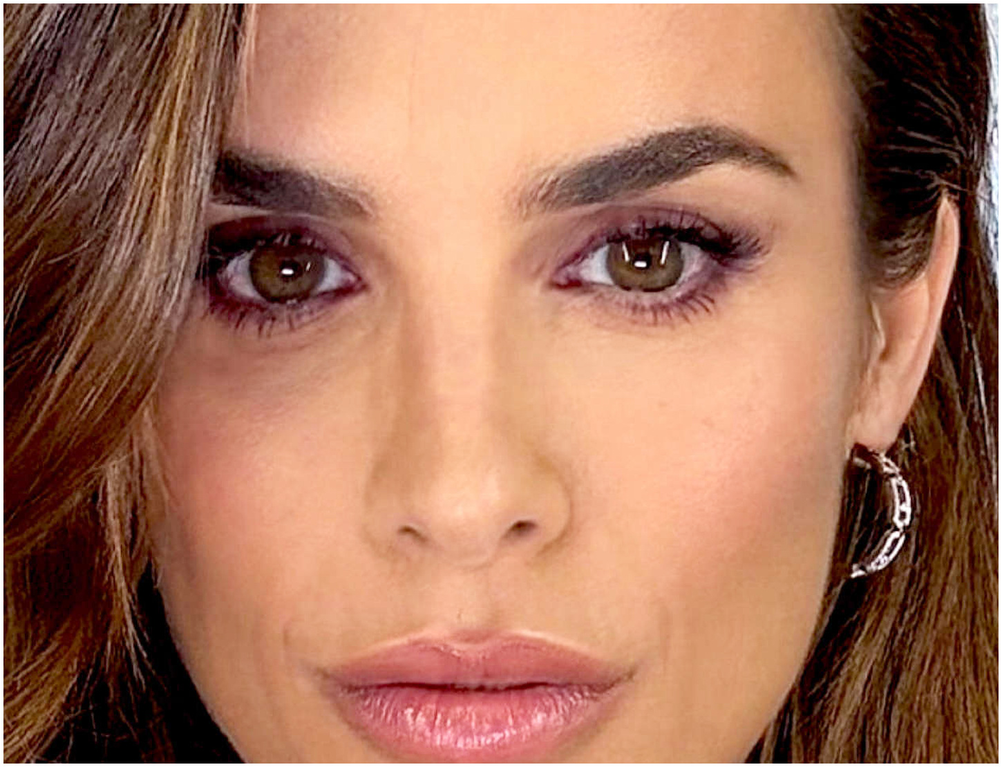 La separazione da Brian per Elisabetta Canalis è un vero lutto, parliamo di amore e Italia