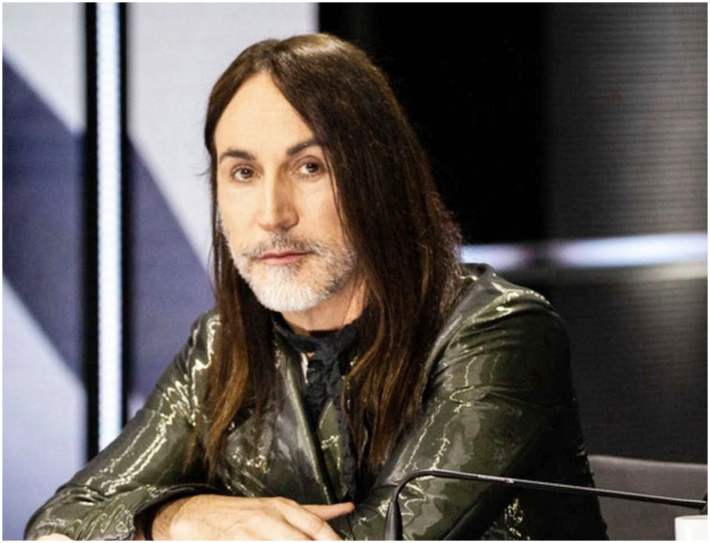 Manuel Agnelli riflette su X Factor e la perdita di amici a causa dell’eroina nella sua vita