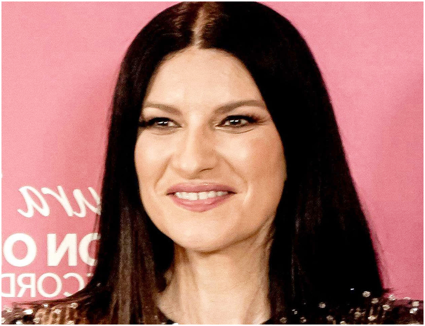 La cugina di Laura Pausini esprime la sua contrarietà ai parenti per il funerale con parole forti