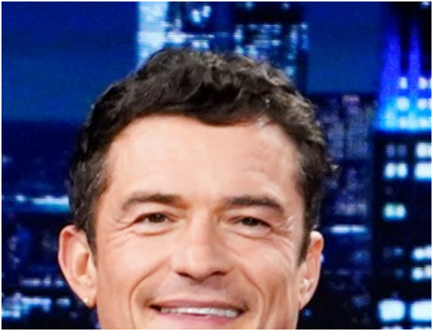 Orlando Bloom sorprende nel vedere la fidanzata travestita per una serata in stile Katy Perry