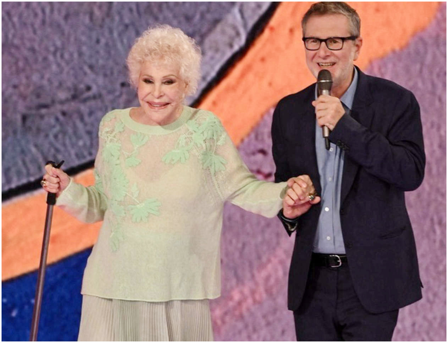 Ornella Vanoni riceve una standing ovation a Che tempo che fa, Fabio Fazio visibilmente commosso.