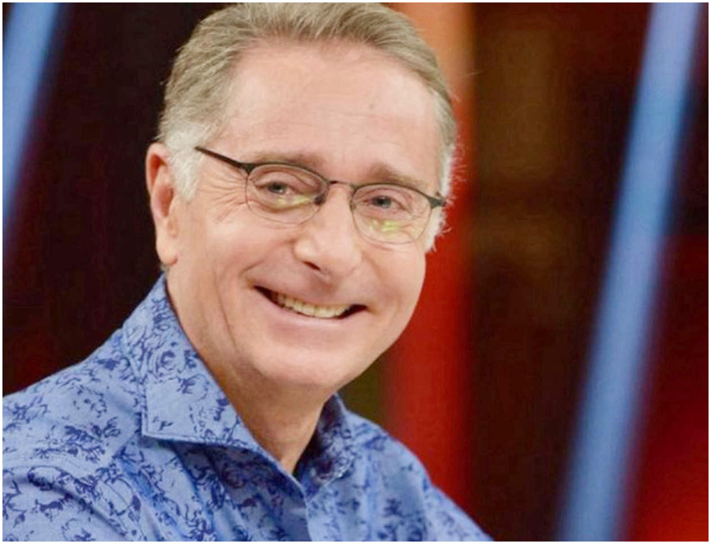 Paolo Bonolis commenta un problema comune ad Affari Tuoi e lancia una frecciatina a Stefano De Martino