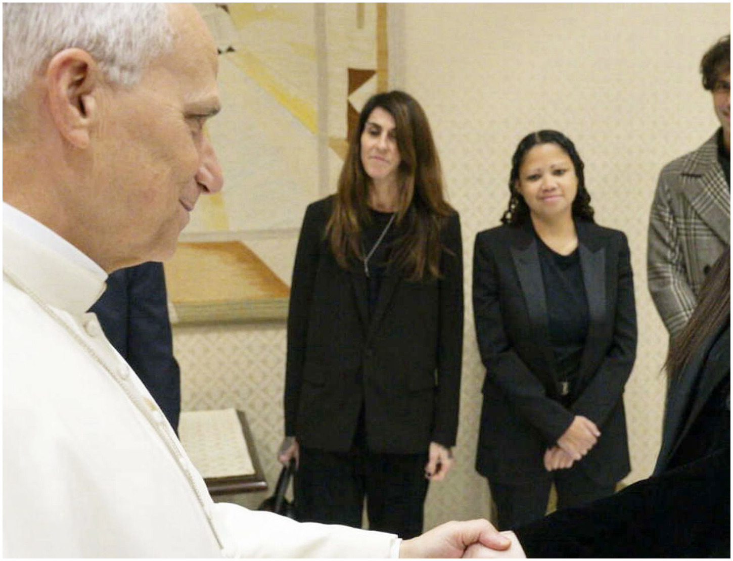 Papa Leone esprime il suo amore per la musica di Laura Pausini e svela di essere un suo grande fan