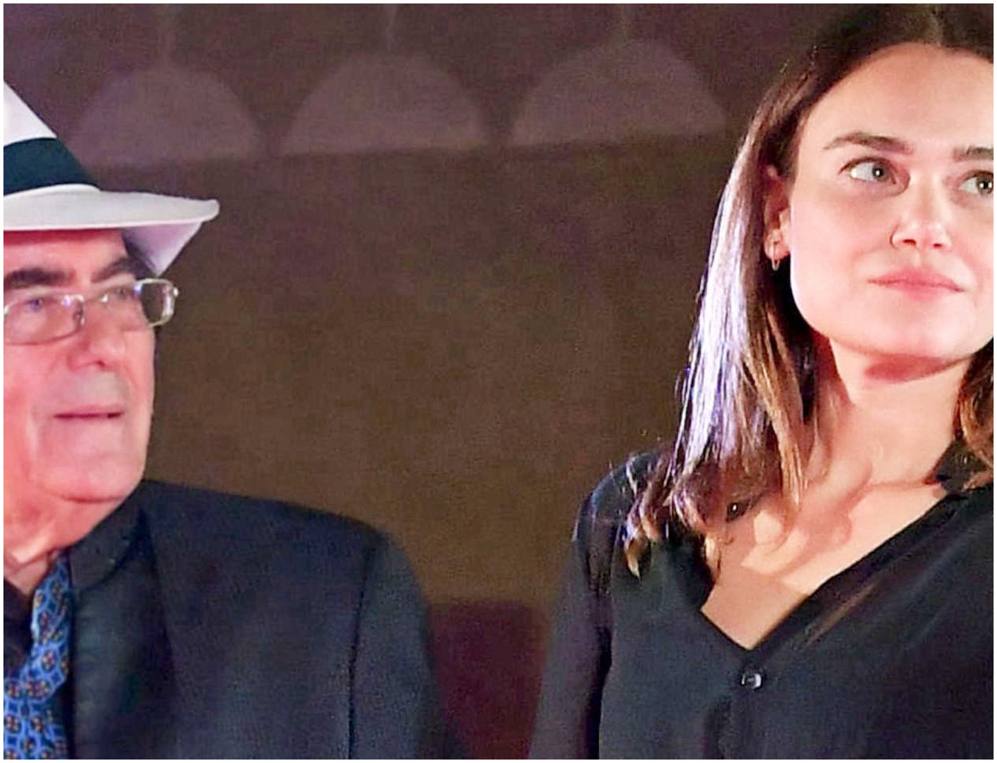 Romina Carrisi al Gala contro la violenza sulle donne, prima uscita pubblica dopo il parto con il padre