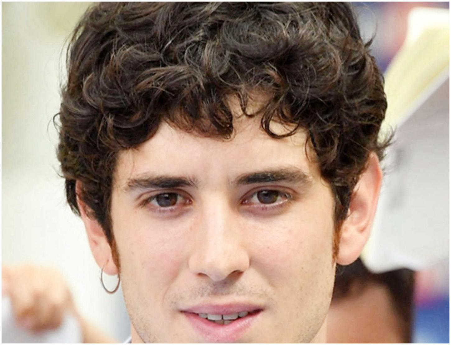 Un professore 3, i nuovi sviluppi: la intensa passione tra Simone e Thomas si accende.