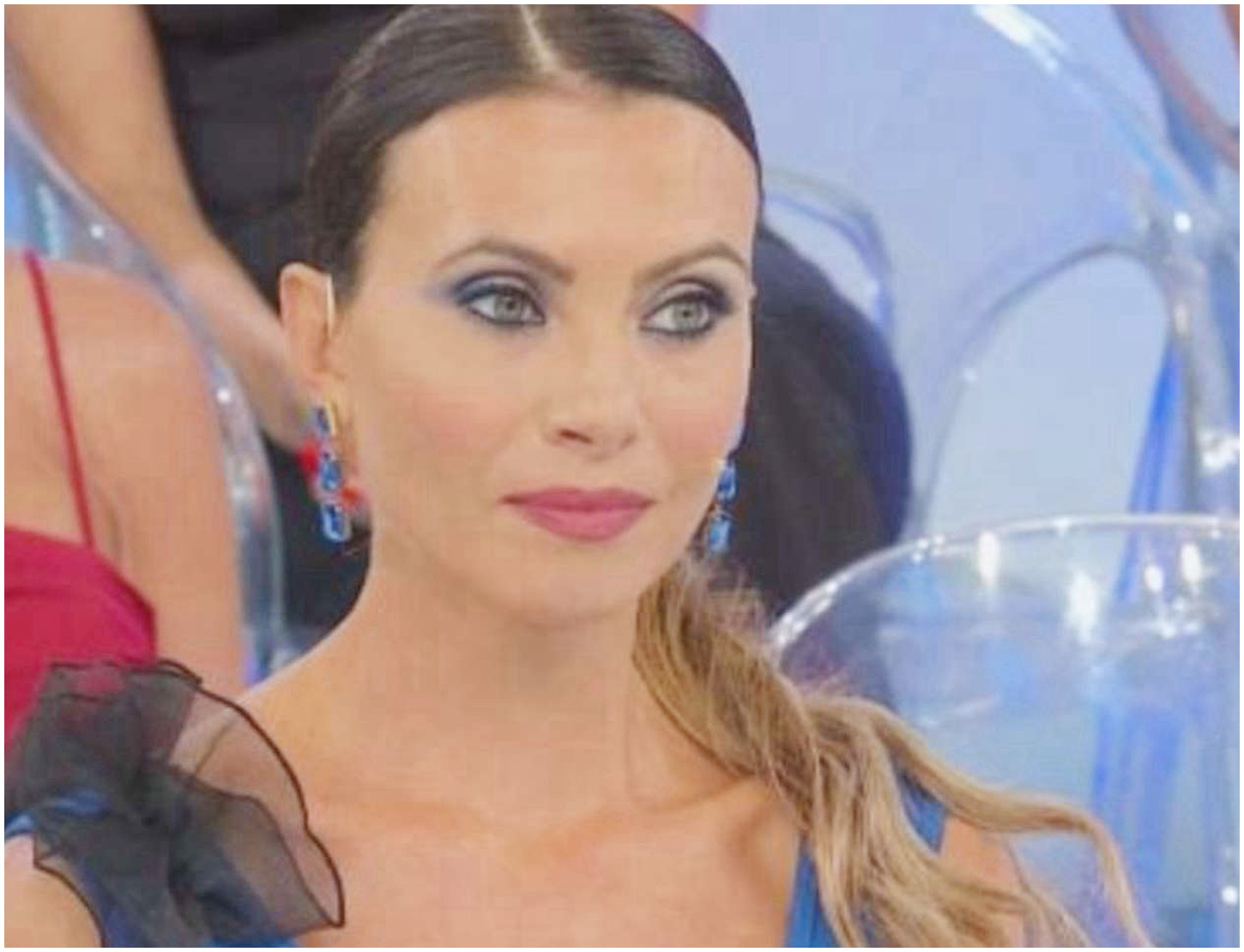 Uomini e Donne, emozioni forti in studio: Agnese annuncia la sua uscita dal programma con commozione