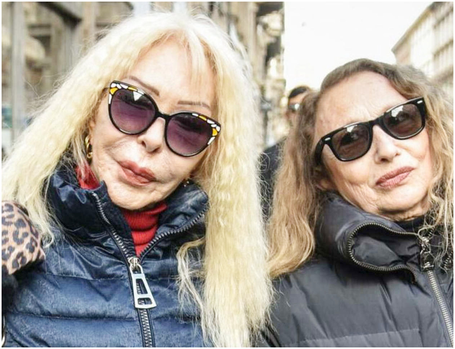 Wanda Fisher scambiata per Ivana Spagna alla camera ardente di Ornella Vanoni, scoppia la polemica