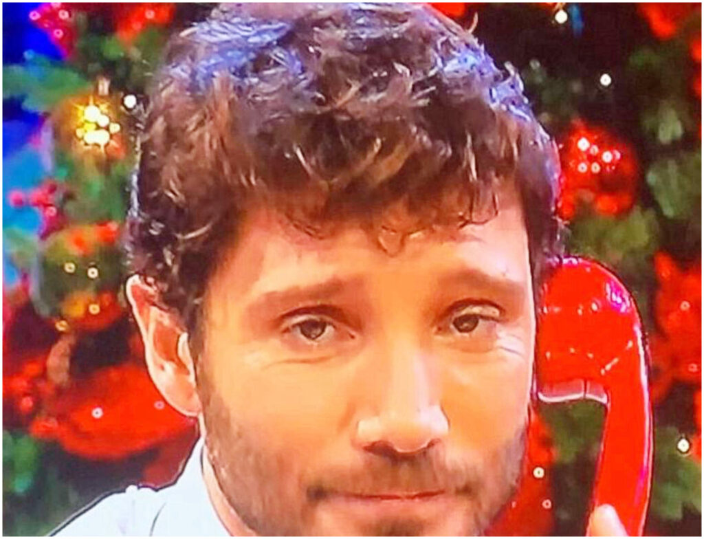 Affari tuoi: De Martino annuncia una triste notizia mentre Vito provoca un disastro con il Dottore