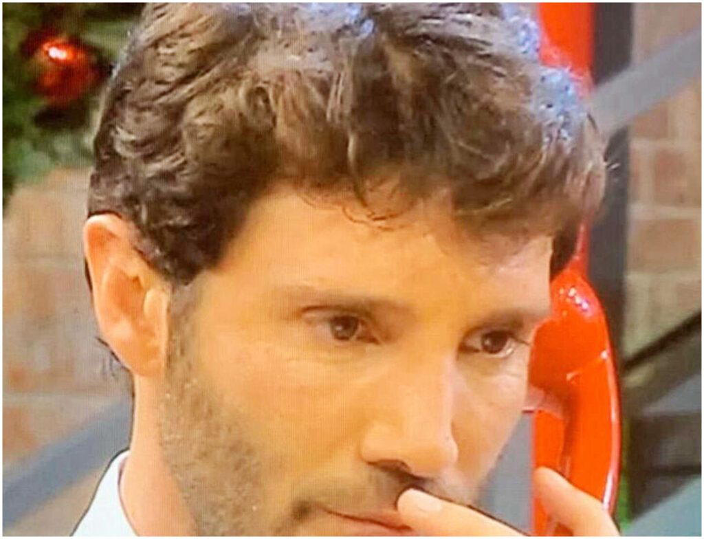 Affari tuoi, gaffe clamorosa: De Martino confuso con Gerry Scotti e una vincita inaspettata