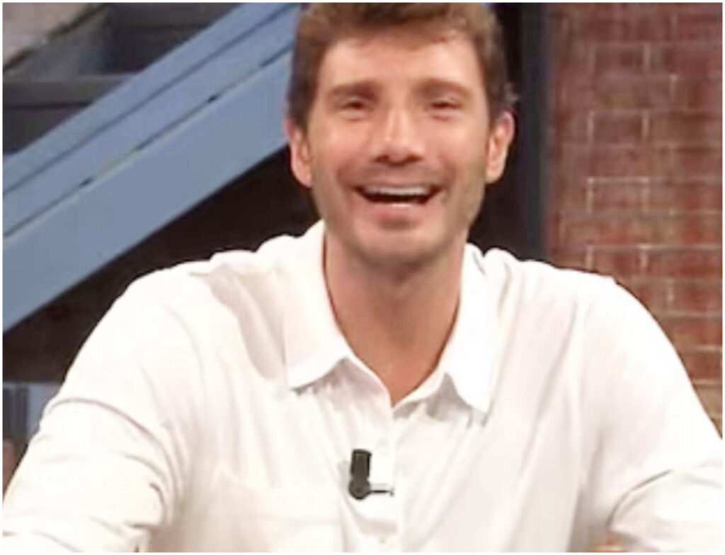 Affari tuoi, De Martino lascia la Rai e annuncia: “Vado a fare le pizze” dopo la disfatta di Fausto