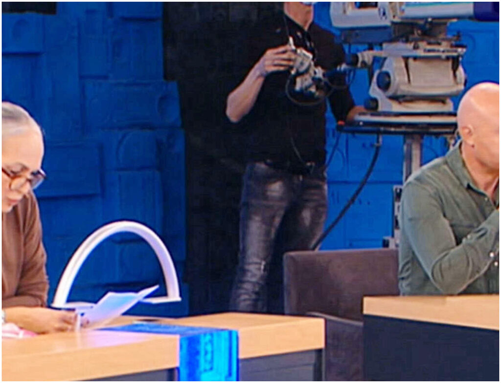 Amici 25, annullata una sfida toccante: un alunno sospeso dopo un’intensa emotività