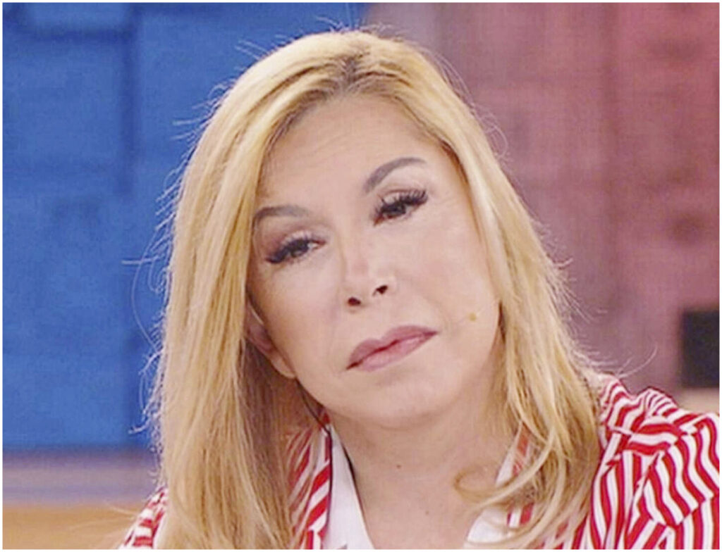 Amici, Anna Pettinelli critica aspramente Flavia e le revoca la maglia per mancanza di espressività