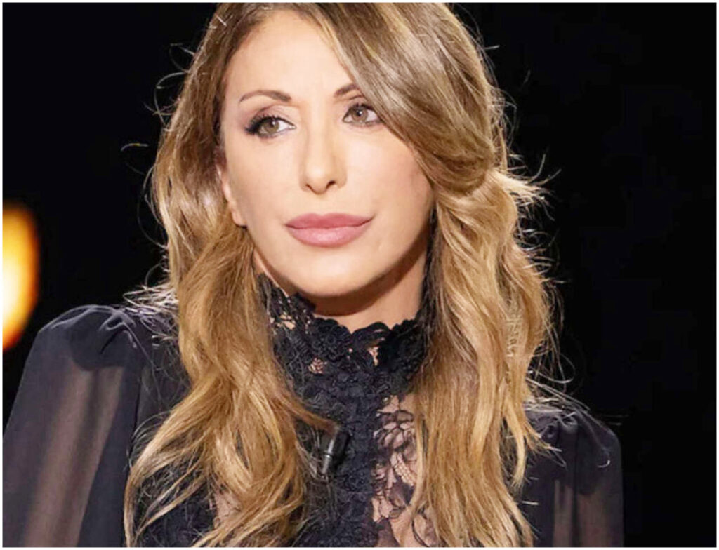 Belve ospita tre personaggi noti e Salerno tira in ballo Berlusconi durante il dibattito