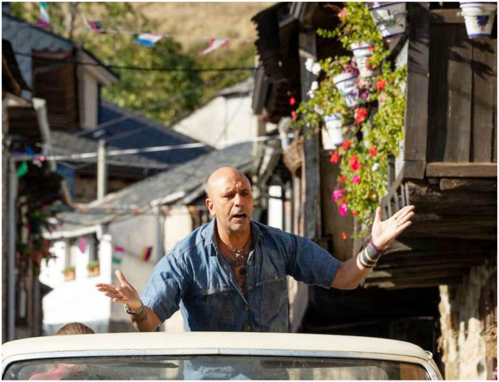 Checco Zalone critica James Cameron: il divario culturale e il rapporto con le figlie.