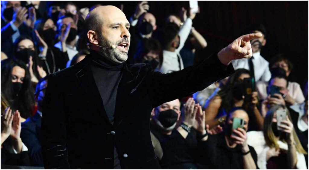 Checco Zalone, il profitto dell’azienda scende da 1,4 milioni a 31 mila euro dopo l’addio alla ex moglie