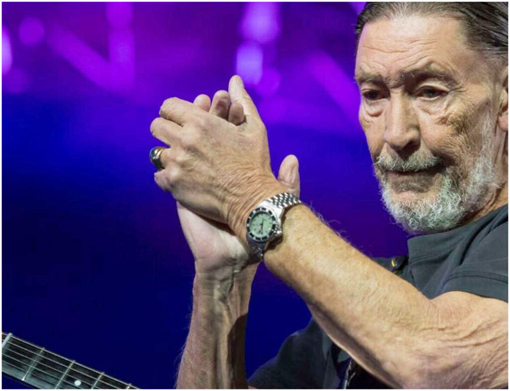 Chris Rea muore a 74 anni, addio al simbolo di Driving home for Christmas e delle sue radici italiane