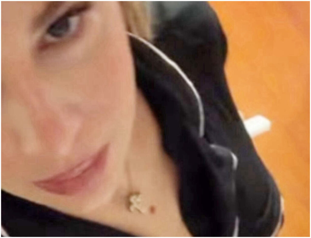 Clizia Incorvaia svela il suo segreto per mantenersi in forma con la pedana vibrante in palestra