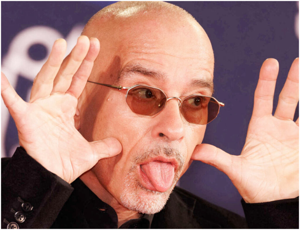 Eros Ramazzotti accusato dal vicino: lavori di ristrutturazione avrebbero danneggiato casa sua