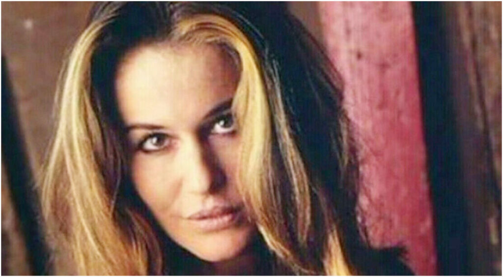 Eva Robin’s racconta il trauma vissuto con Boncompagni e il divertimento di Villaggio per i suoi piedi