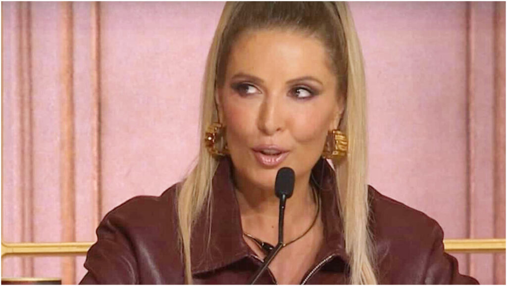 Ex concorrente di Ballando con le stelle lancia frecciatine a Selvaggia Lucarelli: indizi su un terzo incomodo