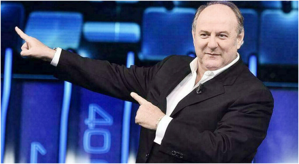 Gerry Scotti e il suo loft elegante nel cuore di Milano, un rifugio di sobria raffinatezza