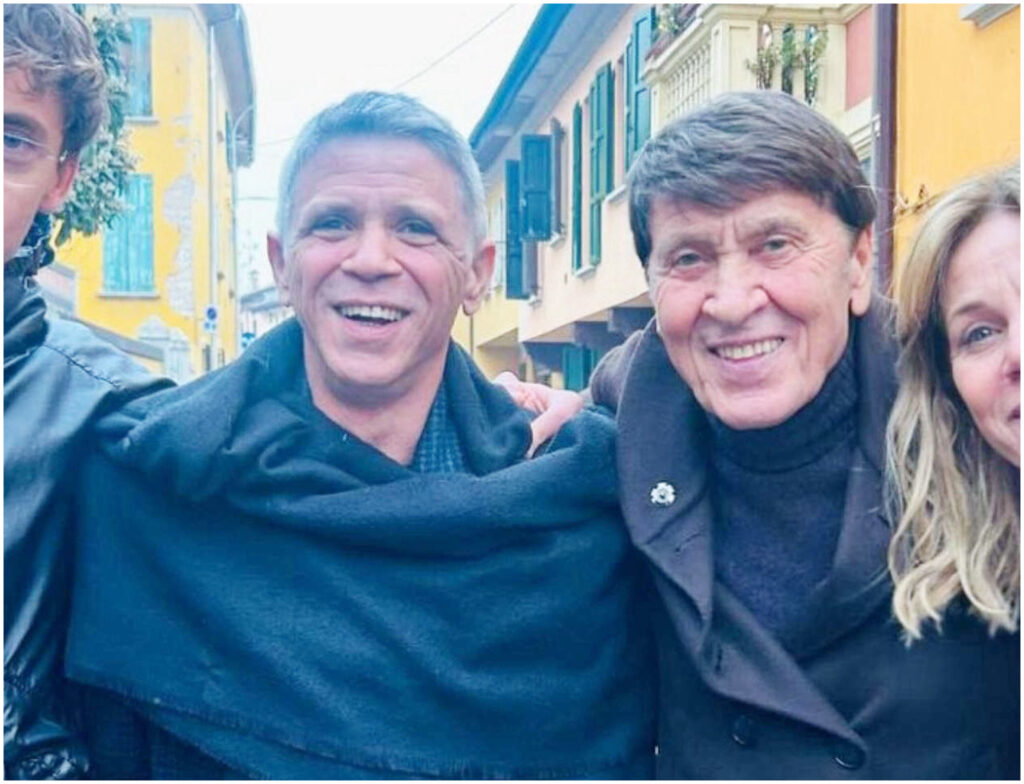 Gianni Morandi compie 81 anni e festeggia con una rara foto insieme ai figli Marianna, Marco e Pietro
