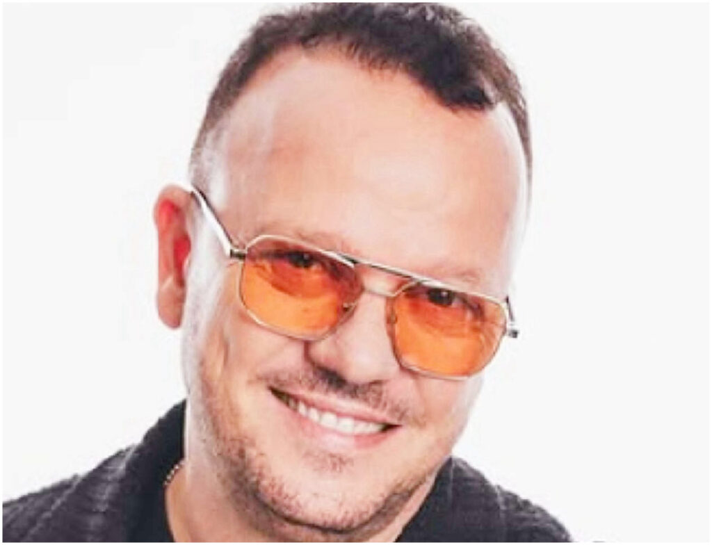 Gigi D’Alessio smentisce il falso furto da 80 mila euro e la figlia esprime la sua indignazione