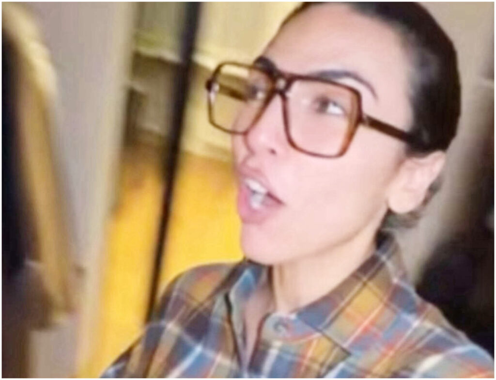 Giulia Salemi riorganizza la sua cabina armadio, svelando uno spazio tutto nuovo e funzionale