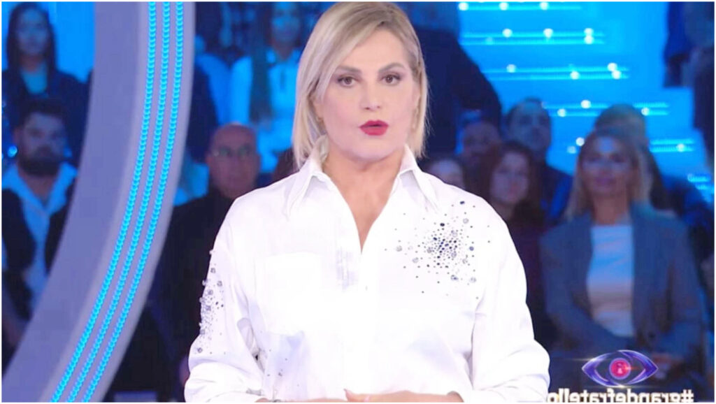 Grande Fratello: il secondo finalista si rivela, tensione per i concorrenti al televoto