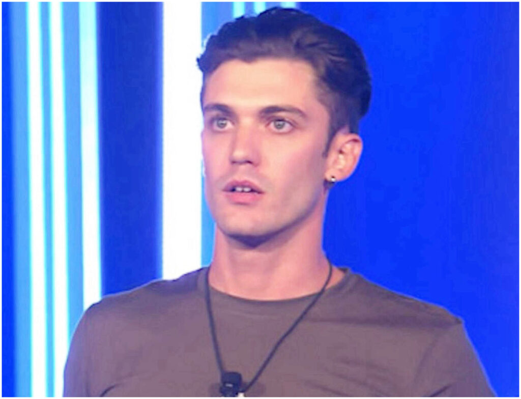 Jonas del Grande Fratello si lascia andare ai ricordi di Omer, mentre Anita reagisce con forza