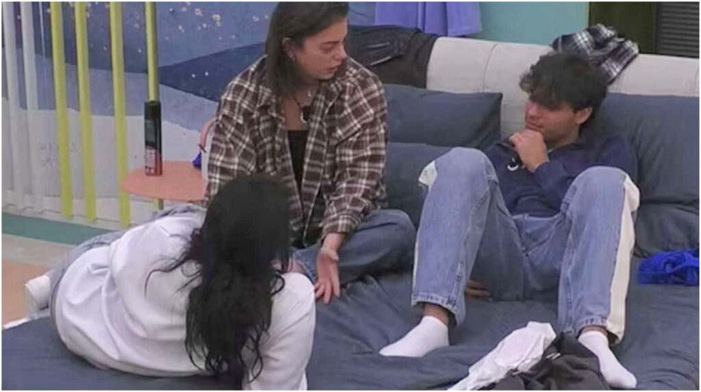 Grande fratello, la regia affronta polemiche: censurato un bacio tra due concorrenti nella casa