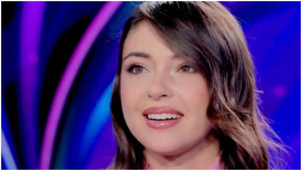 Grande Fratello, Martina Nasoni presenta il nuovo fidanzato dopo il trapianto di capelli