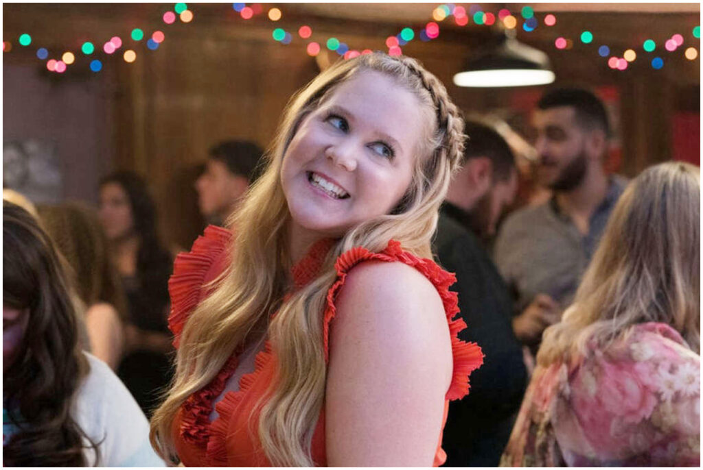 Amy Schumer racconta la sua perdita di peso drastica e il motivo dietro questa scelta.