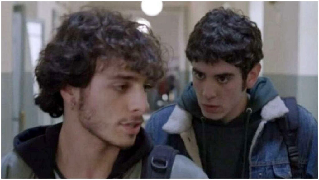 Un Professore 3: Simone cerca di aiutare Thomas in difficoltà, Anita provoca la gelosia di Dante