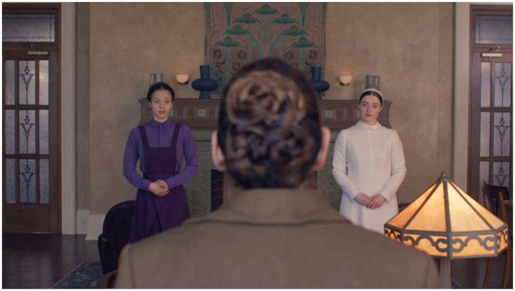 The Testaments: svelate le prime immagini delle protagoniste del sequel di The Handmaid’s Tale