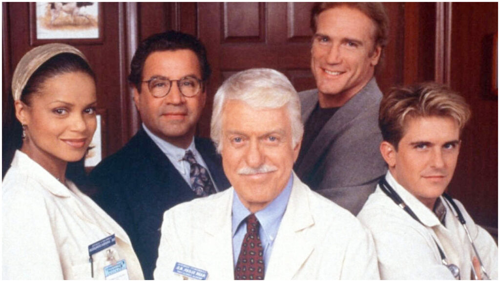 I 100 anni di Dick Van Dyke, co-star di Un detective in corsia, rivela un grande rimpianto