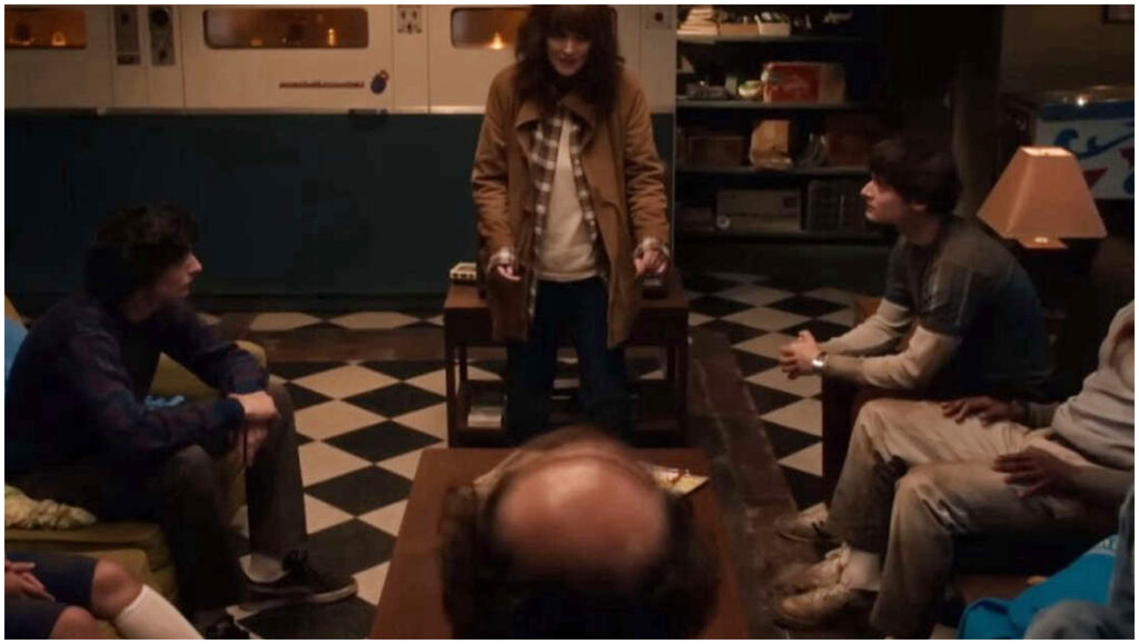 Stranger Things 5 Volume 2: Joyce svela un piano per eliminare Vecna in una clip esclusiva