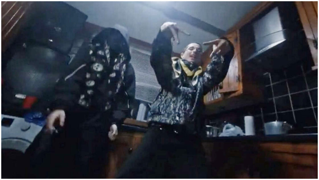 Timothée Chalamet e il rapper EsDeeKid si esibiscono insieme in un nuovo video musicale