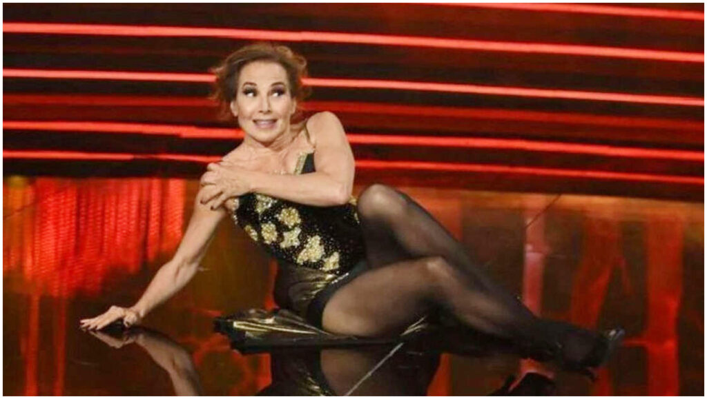 Barbara D’Urso e il dolore alla spalla, referto preoccupante per Ballando con le Stelle